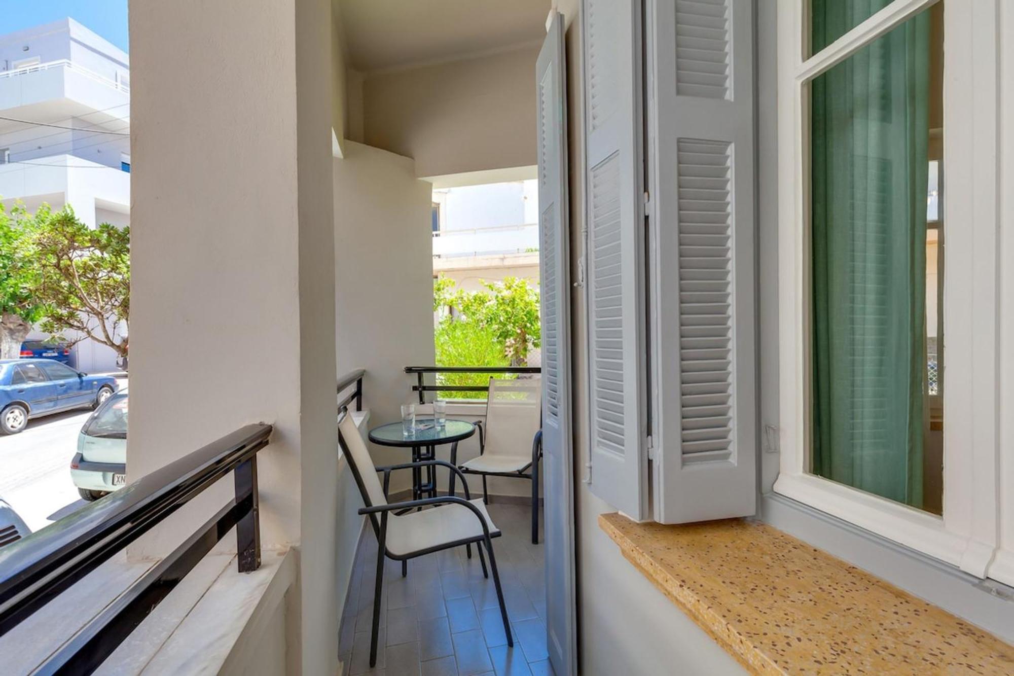 Samouil Apartment Steps From The Beach Hanya Dış mekan fotoğraf